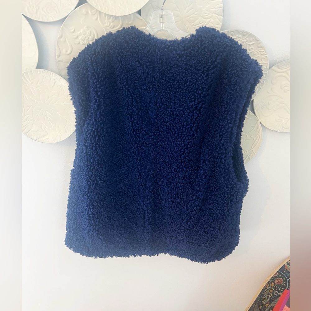 XXL NWT Weworeehat Reversible Sherpa Vest - Picture 4 of 6